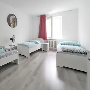 Schoenes Helles Zimmer Direkt In Frankfurt City Nr 301 Frankfurt am Main